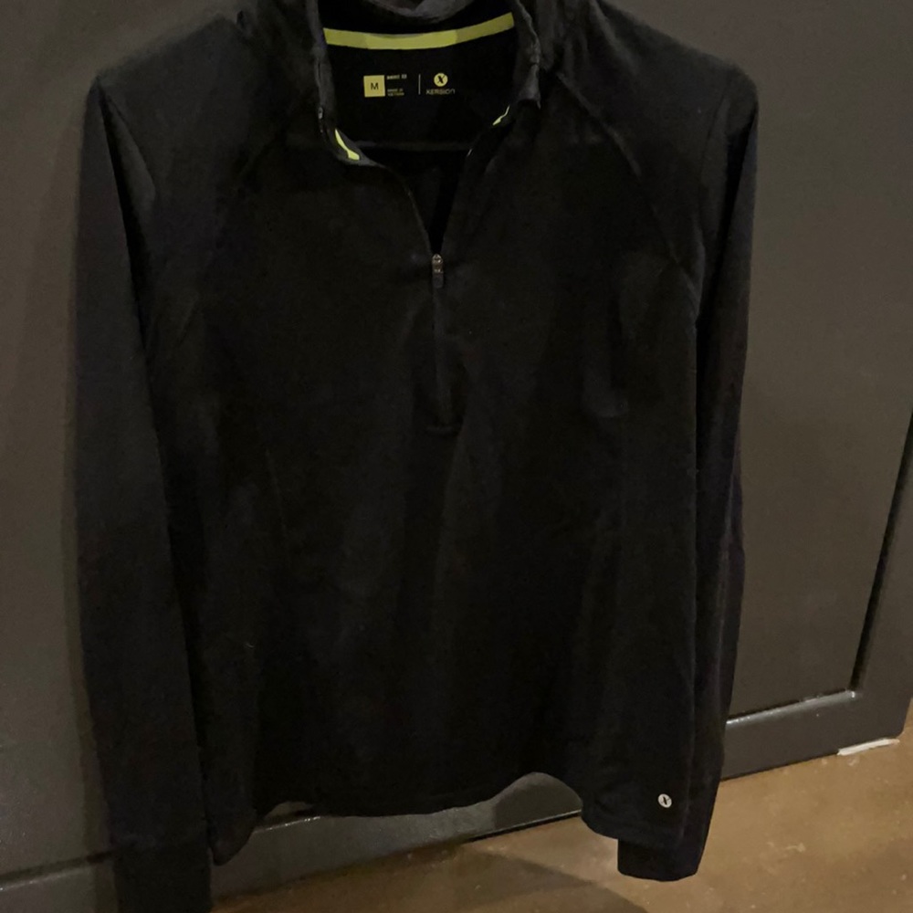 Quarter Zip jacket. Black size Med
